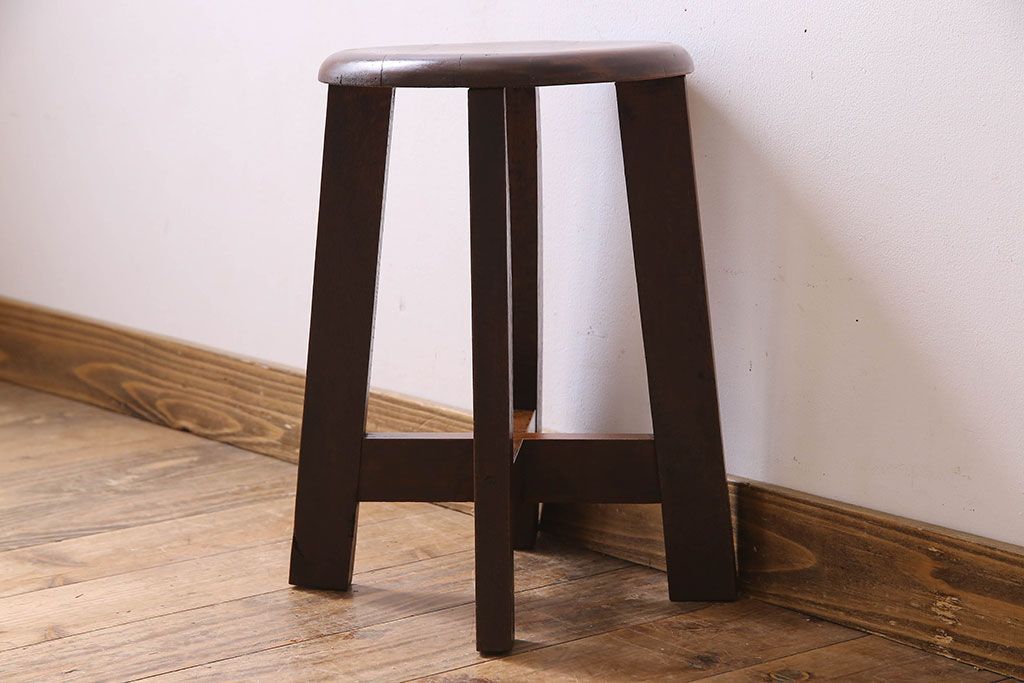 レトロ家具　昭和レトロ　落ち着きのある木の質感が味わい深い丸型スツール(椅子、丸イス)(1)