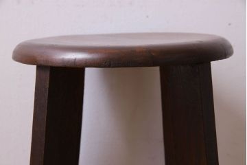 レトロ家具　昭和レトロ　落ち着きのある木の質感が味わい深い丸型スツール(椅子、丸イス)(1)