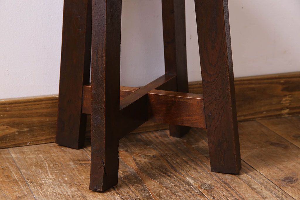 レトロ家具　昭和レトロ　落ち着きのある木の質感が味わい深い丸型スツール(椅子、丸イス)(1)