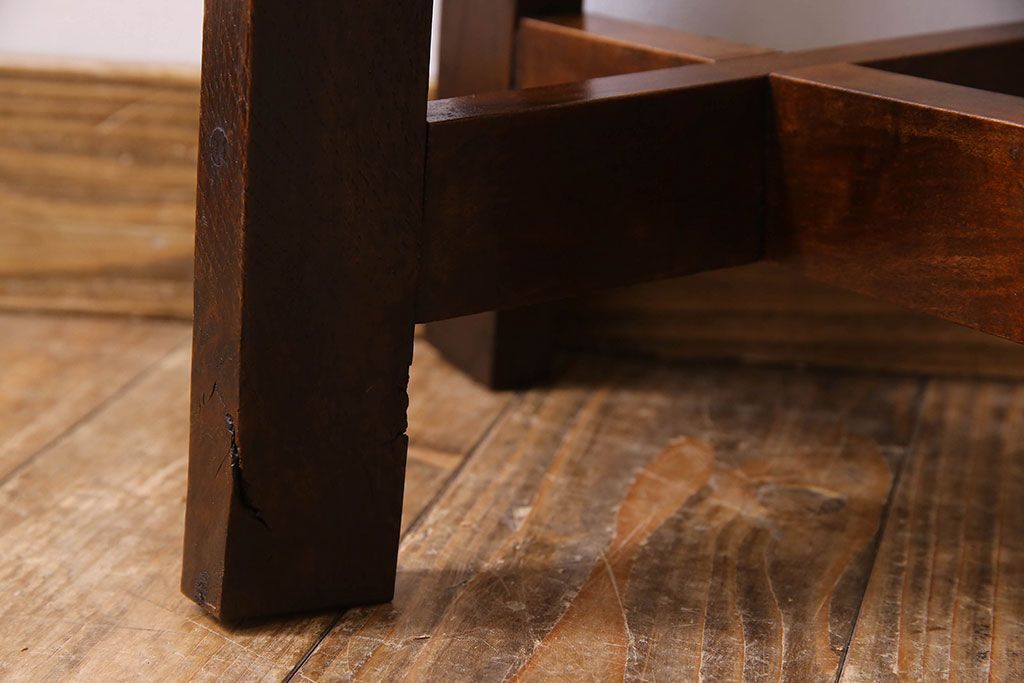 レトロ家具　昭和レトロ　落ち着きのある木の質感が味わい深い丸型スツール(椅子、丸イス)(1)