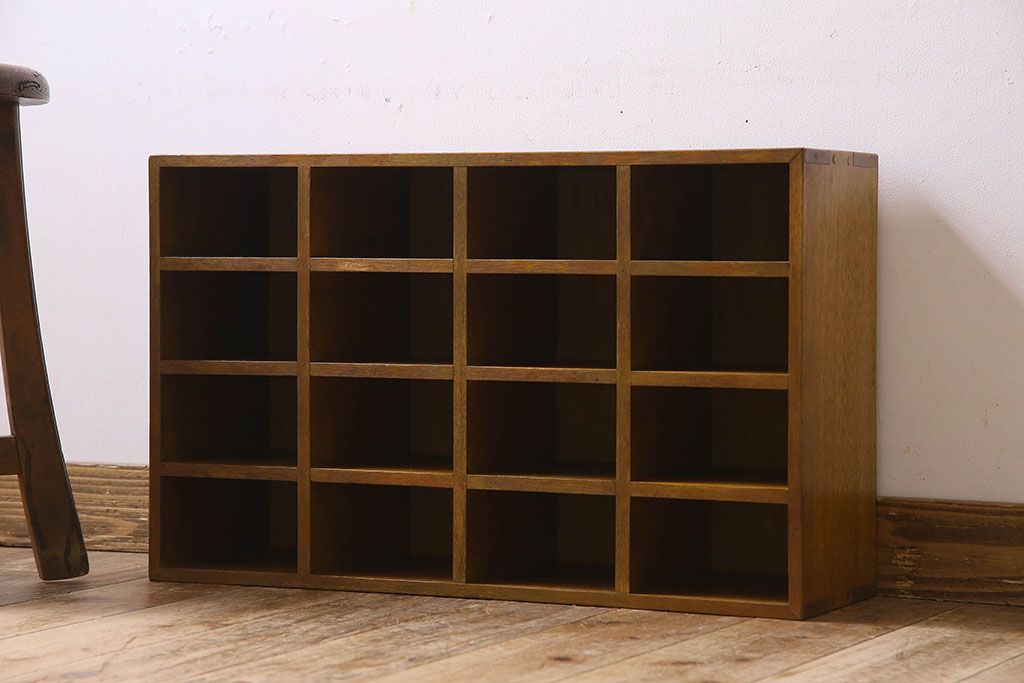 レトロ家具 昭和レトロ 卓上でも壁掛けでも活躍するマス目棚(収納棚、飾り棚、陳列棚)