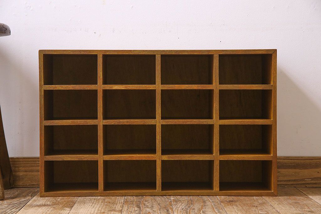 レトロ家具 昭和レトロ 卓上でも壁掛けでも活躍するマス目棚(収納棚、飾り棚、陳列棚)