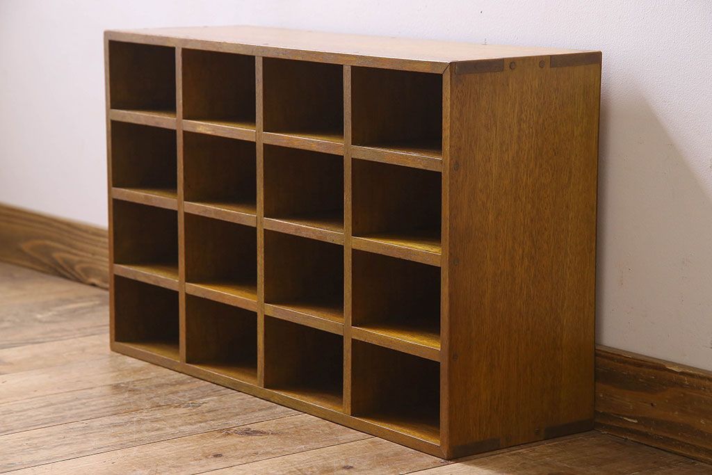 レトロ家具 昭和レトロ 卓上でも壁掛けでも活躍するマス目棚(収納棚、飾り棚、陳列棚)