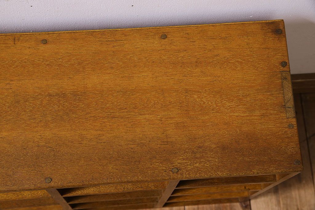 レトロ家具 昭和レトロ 卓上でも壁掛けでも活躍するマス目棚(収納棚、飾り棚、陳列棚)