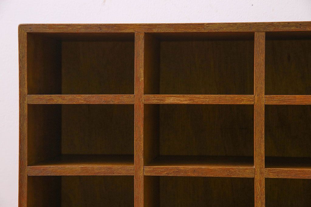 レトロ家具 昭和レトロ 卓上でも壁掛けでも活躍するマス目棚(収納棚、飾り棚、陳列棚)