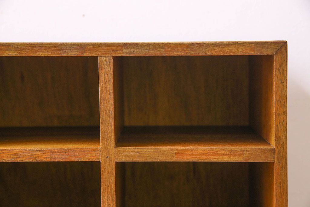 レトロ家具 昭和レトロ 卓上でも壁掛けでも活躍するマス目棚(収納棚、飾り棚、陳列棚)