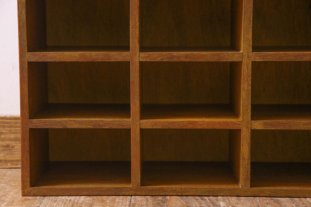 レトロ家具 昭和レトロ 卓上でも壁掛けでも活躍するマス目棚(収納棚、飾り棚、陳列棚)