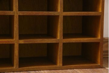 レトロ家具 昭和レトロ 卓上でも壁掛けでも活躍するマス目棚(収納棚、飾り棚、陳列棚)