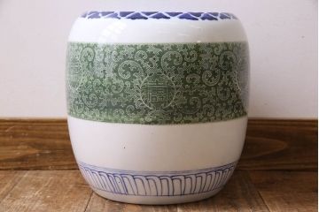 アンティーク雑貨　古民具・骨董　昭和期　小さな瀬戸火鉢(陶磁器、鉢カバー)(1)