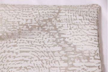 アンティーク雑貨　中古　ブランド家具　ixc.(イクスシー)製　デダール(Dedar)　クッション・ホワイト2個セット(定価約3万6千円)