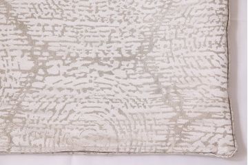 アンティーク雑貨　中古　ブランド家具　ixc.(イクスシー)製　デダール(Dedar)　クッション・ホワイト2個セット(定価約3万6千円)