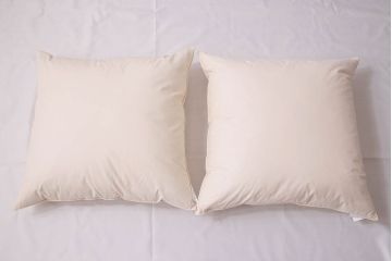 アンティーク雑貨　中古　ブランド家具　ixc.(イクスシー)製　デダール(Dedar)　クッション・ホワイト2個セット(定価約3万6千円)