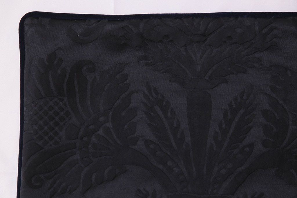 アンティーク雑貨　中古　ブランド家具　ixc.(イクスシー)製　デダール(Dedar)　クッション・ブラック2個セット(定価約3万6千円)