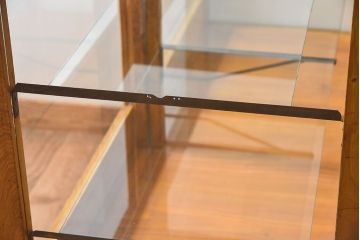 【U様ご成約済み】昭和レトロ　可愛らしい脚のデザインが素敵なガラスケース(ショーケース、飾り棚、陳列棚)