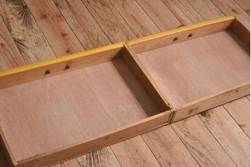 【U様ご成約済み】昭和レトロ　可愛らしい脚のデザインが素敵なガラスケース(ショーケース、飾り棚、陳列棚)