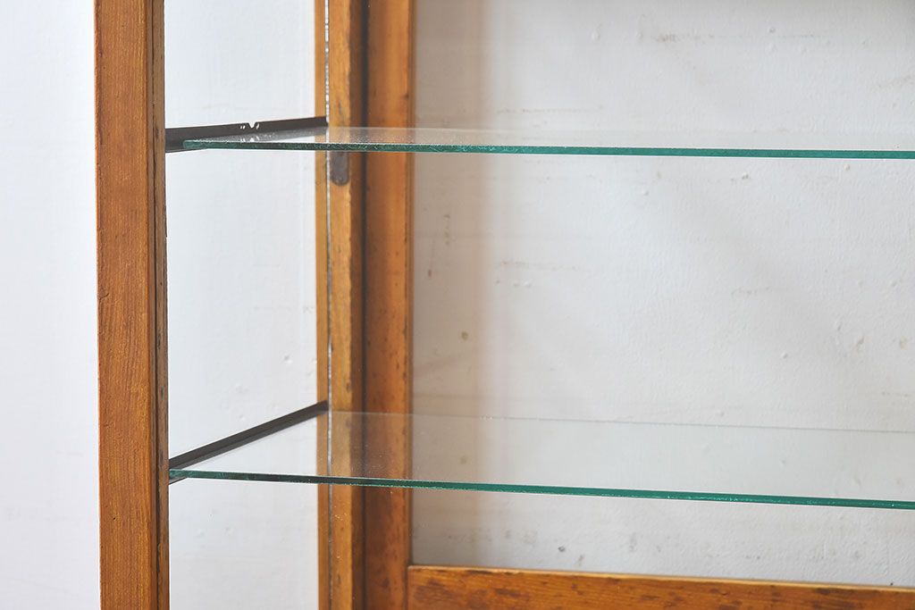 【U様ご成約済み】昭和レトロ　可愛らしい脚のデザインが素敵なガラスケース(ショーケース、飾り棚、陳列棚)