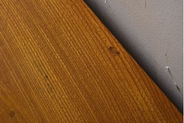 レトロ家具　昭和レトロ　古い木の質感が味わい深い薄型片袖机(デスク、在宅ワーク、在宅用学習机)