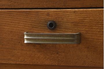 レトロ家具　昭和レトロ　古い木の質感が味わい深い薄型片袖机(デスク、在宅ワーク、在宅用学習机)