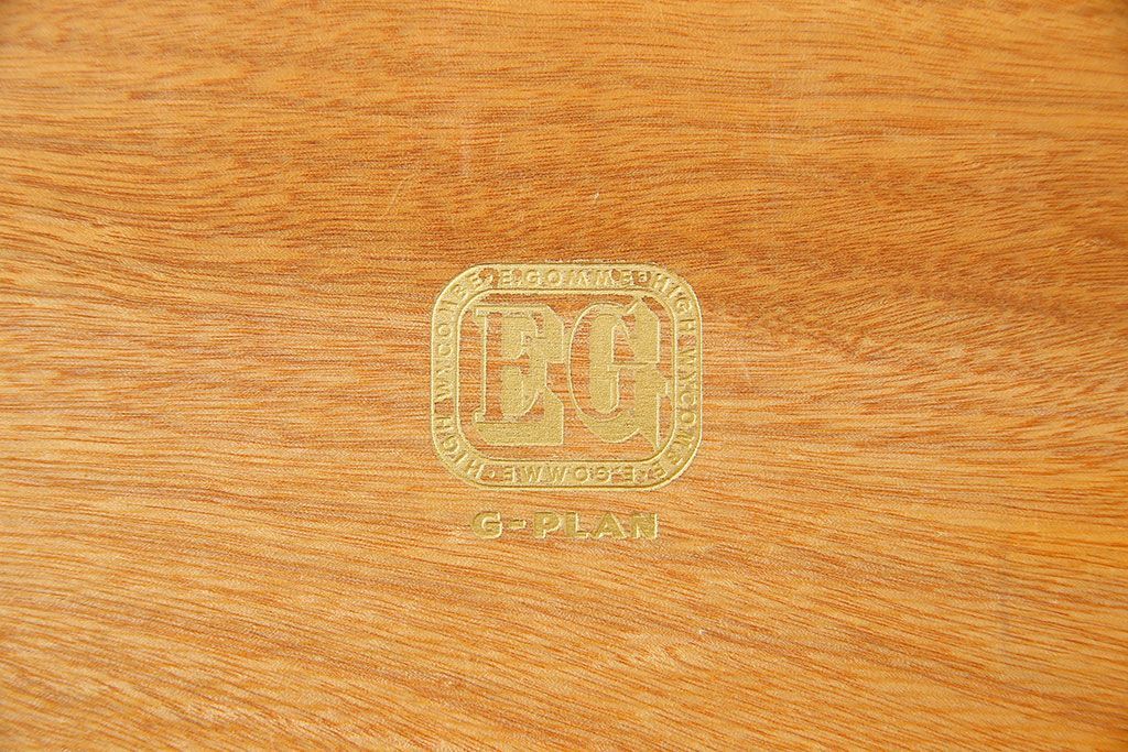 北欧家具　G-PLAN(ジープラン)　BBシリーズ(Black&Brass)のサイドボード(サイドキャビネット)