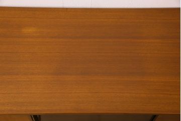 北欧家具　G-PLAN(ジープラン)　BBシリーズ(Black&Brass)のサイドボード(サイドキャビネット)