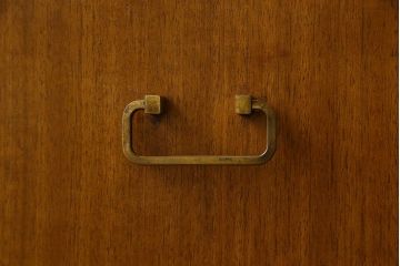 北欧家具　G-PLAN(ジープラン)　BBシリーズ(Black&Brass)のサイドボード(サイドキャビネット)