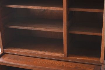 レトロ家具　昭和レトロ　作業台付き　美しいダイヤガラス入りの食器棚(収納棚)