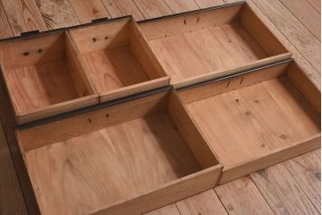 アンティーク雑貨　和製アンティーク　古い質感が味わい深い小箪笥(小物入れ)