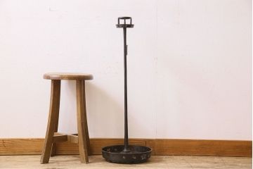 アンティーク雑貨　古民具・骨董　真鍮製　上手物!透かし彫りが美しいアンティーク燭台(ろうそく立て)