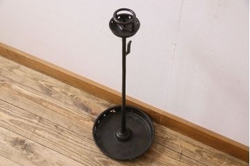 アンティーク雑貨　古民具・骨董　真鍮製　上手物!透かし彫りが美しいアンティーク燭台(ろうそく立て)