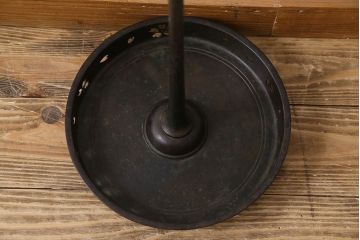 アンティーク雑貨　古民具・骨董　真鍮製　上手物!透かし彫りが美しいアンティーク燭台(ろうそく立て)