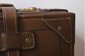 和製アンティーク　大振り　上質な本革トランク(収納箱)