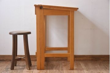 ヴィンテージ家具　イギリスビンテージ　温か味のある色味が素敵な折り畳みデスク(机、在宅ワーク、在宅用作業台)