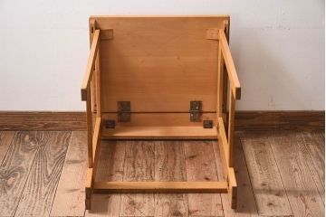 ヴィンテージ家具　イギリスビンテージ　温か味のある色味が素敵な折り畳みデスク(机、在宅ワーク、在宅用作業台)