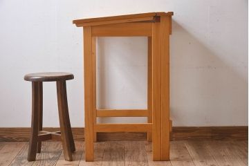 ヴィンテージ家具　イギリスビンテージ　温か味のある色味が素敵な折り畳みデスク(机、在宅ワーク、在宅用作業台)