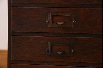 レトロ家具　昭和レトロ　ネームプレート取っ手付き!ナラ材の5杯小引き出し