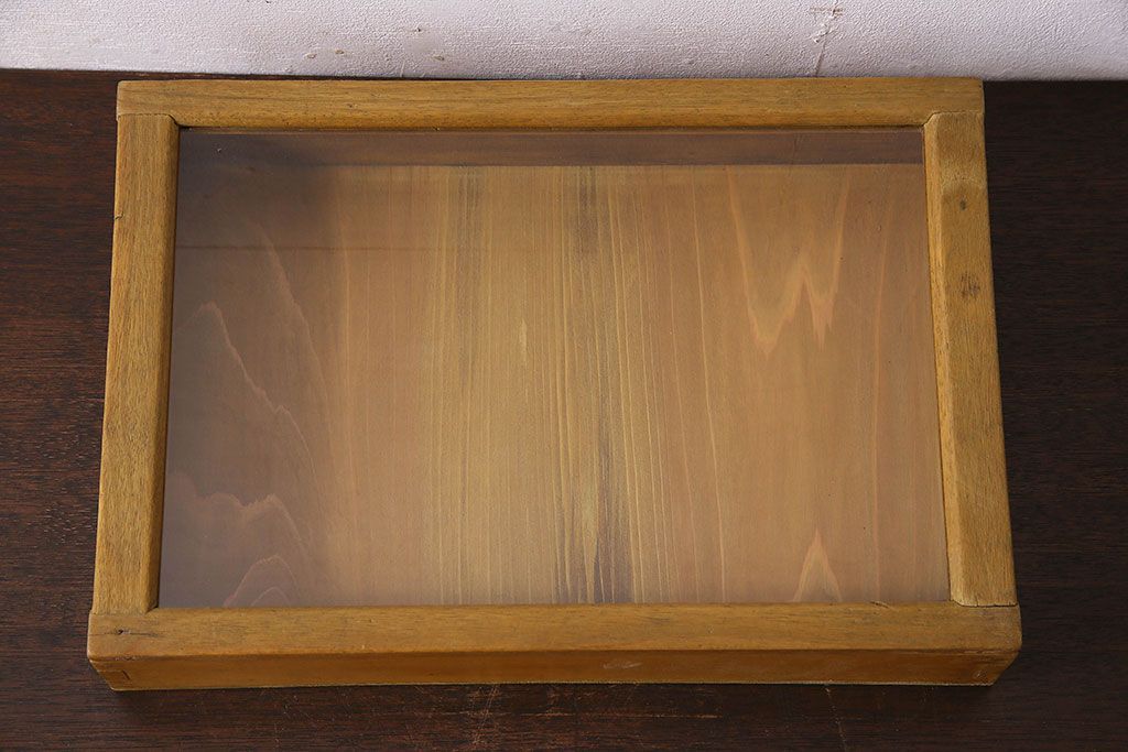 アンティーク雑貨　昭和レトロ　古い木製のアンティークコレクションボックス(ガラスケース・収納箱)(1)