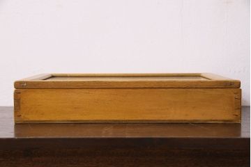 アンティーク雑貨　昭和レトロ　古い木製のアンティークコレクションボックス(ガラスケース・収納箱)(1)