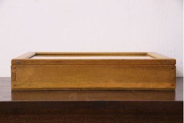 アンティーク雑貨　昭和レトロ　古い木製のアンティークコレクションボックス(ガラスケース・収納箱)(2)