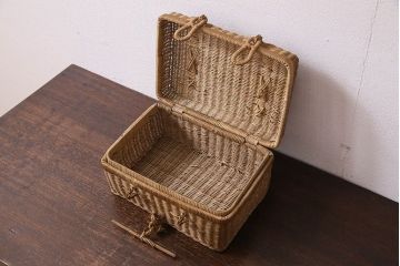 アンティーク雑貨　和製アンティーク　かわいらしい小ぶりなバスケット