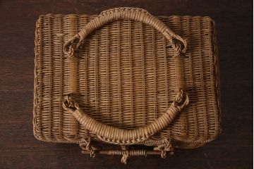 アンティーク雑貨　和製アンティーク　かわいらしい小ぶりなバスケット