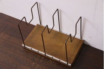 アンティーク雑貨　アンティーク　昭和レトロ　シンプルな本立て(1)