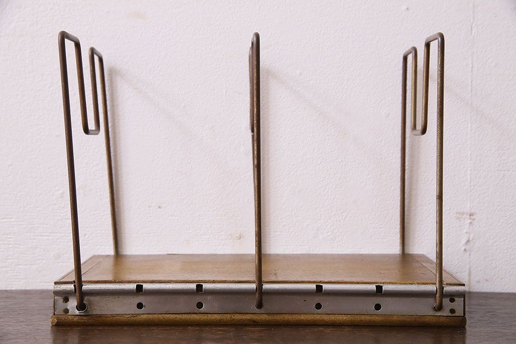 アンティーク雑貨　アンティーク　昭和レトロ　シンプルな本立て(1)