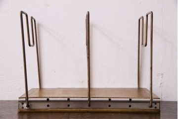 アンティーク雑貨　アンティーク　昭和レトロ　シンプルな本立て(1)