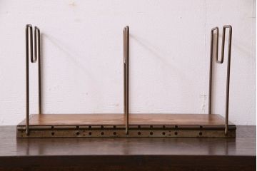 アンティーク雑貨　アンティーク　昭和レトロ　シンプルな本立て(2)