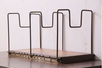 アンティーク雑貨　アンティーク　昭和レトロ　シンプルな本立て(2)