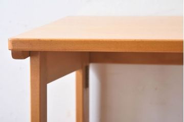 ヴィンテージ家具　イギリスビンテージ　ビーチ材　温か味のある色味が素敵な折り畳みデスク(机、在宅ワーク、在宅用作業台)