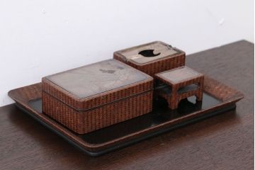 アンティーク雑貨　古民具・骨董　細密彫金の高級品!銀と網代の煙草盆など4点セット