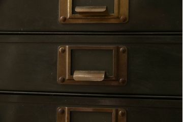ヴィンテージ家具　ビンテージ　ネームプレート取っ手付き　スチール製小引き出し(小物入れ、小物収納)(1)