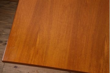 北欧家具　チーク材　明るい色味が素敵なエクステンションテーブル(ダイニングテーブル)