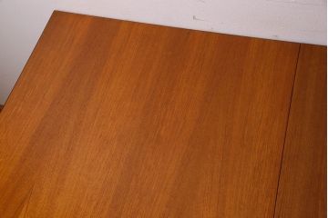 北欧家具　チーク材　明るい色味が素敵なエクステンションテーブル(ダイニングテーブル)